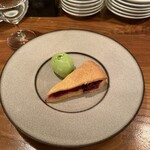 ジロトンド - 7皿目
      クロスタータ コペルタ コンクレーマエアマレーナ。