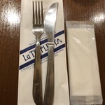 ラ・トリプレッタ - カトラリー