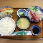 さかい食堂 - 刺身定食(750円)