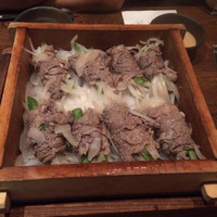 ダイナミックキッチン＆バー 燦 大阪店 - 魔法が完成！肉と玉ねぎが程よい甘みで美味です。