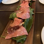 キッチンボンノ - 生ハムとサラミ