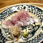 温石 - この日の朝獲れは、こちらの伊佐木さん。
      超時化とのことでしたから、貴重な一皿です。
      もちろん、甘くて美味♪