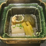 奈良 而今 - 野菜の炊き合わせ
      蕗の梅煮　大和丸茄子　蕨の信田巻き　長芋