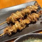 博多うどん酒場 官兵衛 - 鶏皮串