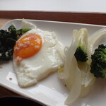 トーコーキッチン - ベーコンエッグ 副菜二品