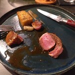 LAINE INAMURAGASAKI - 子羊の腰肉のロースト（食べかけです）