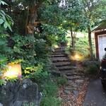 LAINE INAMURAGASAKI - お店はここから登っていく