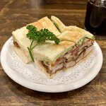 ニューアストリア - カツサンド（野菜入）