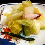 炭焼うな富士 - 漬け物です。薄味でいい感じで漬かっていました。美味しかったですよ。