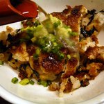 炭焼うな富士 - そして出汁をこうやって掛けていきます。