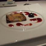 銀座 シェ・トモ - 「マーブル仕立てにプレスされたフォワグラ　冬枯椎茸　里芋　豚耳のテリーヌ　プラムの赤ワインコンポート添え」　