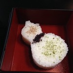 吾妻 - ごはんはひょうたん型　でごま。しそなどが