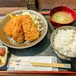 たか丸食堂 - 鯵フライ定食(2枚)(1000円)。1枚はサービス。