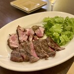 osteria enato - 〇炭火焼・イチボ／足利マール牛 〇炭火焼・仔羊／オーストラリア