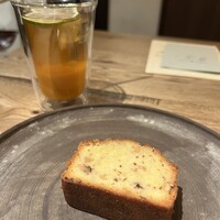 余白 - くるみのパウンドケーキとマンゴーティー