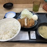 松のや - 料理写真:国産雪国育ちロースかつ定食・ご飯特盛り。