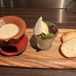 櫻町Bar - お通しはお代わり自由なバーニャカウダ