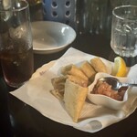 ディエスオーチョ - ケサディーヤとメキシコーラ