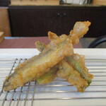 稚鮎、アスパラ。