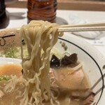 博多 文福 - 替え玉前提なので少ない