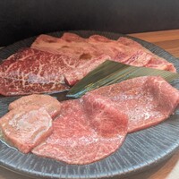 焼肉うしごろ 新宿三丁目店 - 