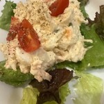 ビストロ アン ファミーユ - スモークサーモンとポテトサラダ