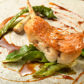 食材の旨みを味わう繊細なフレンチで四季を感じる