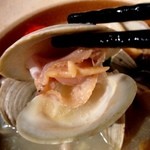 サワディー - ホンビノス貝ハーブ蒸し980円