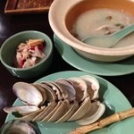 サワディー - ホンビノス貝ハーブ蒸し980円