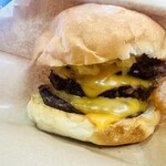 エッセンサッポロ - マウンテンチーズバーガー
