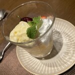 十六夜 - ワインゼリーとアイスクリーム