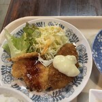 ちくでん - チキンカツと白身フライ、サラダ付き