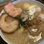 らーめん 一夢庵 - 背脂煮干し醤油ラーメン　大盛り味玉トッピング