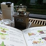 奥入瀬渓流ホテル - 珈琲を頼むと　このミルで自分で挽くこともできます