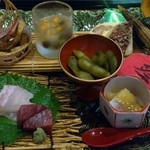 阿古 - 綺麗な盛り付けの大皿料理