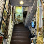 マイペンライ - 店舗は階段を上がった2階にあります