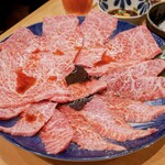 炭焼 金竜山 - 中カルビ／シンシン