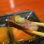 中華そば 鴨福 - 風呂上がりの鴨肉ちゃん。お身体の艶が違います。
      身が柔らかくてたまごの旨味を纏って超旨し
