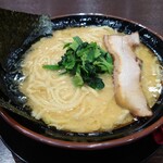 横浜家系ラーメン 龍馬家 - 