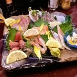 酒肴商店 アジト - お刺身盛り合わせ