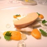 レフェルヴェソンス - フォワグラのナチュラルと枇杷のミルク、日本酒のジュレ、加賀太胡瓜、パンプルネル