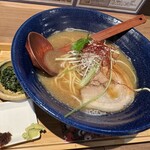 和風魚介出汁創作麺処 後関 - アブラボウズのスープ（950円税込）にあおさ小（60円税込）を追加