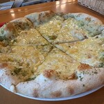 ミンズヤード - 桜エビと青海苔のピザ