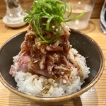 めん 呼白 - これが450円はお得過ぎるお肉ご飯✨