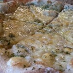 ミンズヤード - 桜エビと青海苔のピザ