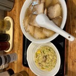 喜多方ラーメン 坂内 - 