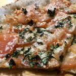 アクアヴィータ - トマトの爽やかな酸味とカリもちのピザ生地