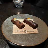 DINING & BAR TABLE 9 TOKYO - 