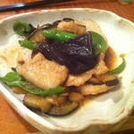 ら すとらあだ - 豚トロときくらげとピーマンの炒め物