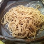 ら すとらあだ - 京都のそば：蕎麦を荒くひいたもの